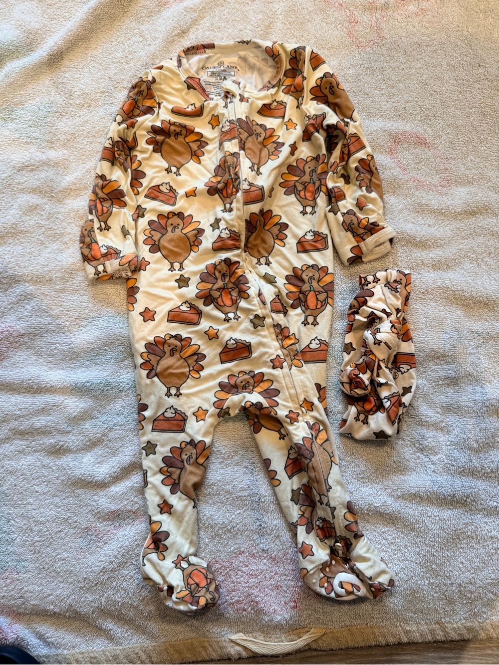 Caden Lane Cream Turkey & Pumpkin Pie bamboo Footie with Headband